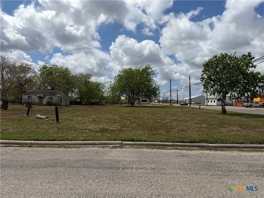 Residential or commercial this corner lot is ready for you! - Beach Lot for sale in Port Lavaca, Texas on Beachhouse.com