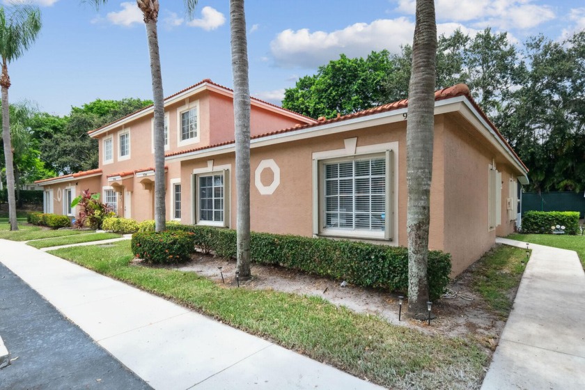 Beautifully remodeled 3-bedroom, 2-bathroom townhome nestled in - Beach Townhome/Townhouse for sale in Boynton Beach, Florida on Beachhouse.com