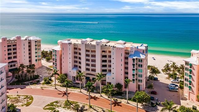 BEST VIEWS AND VALUE in Barefoot Beach Club. Every day is a - Beach Condo for sale in Bonita Springs, Florida on Beachhouse.com