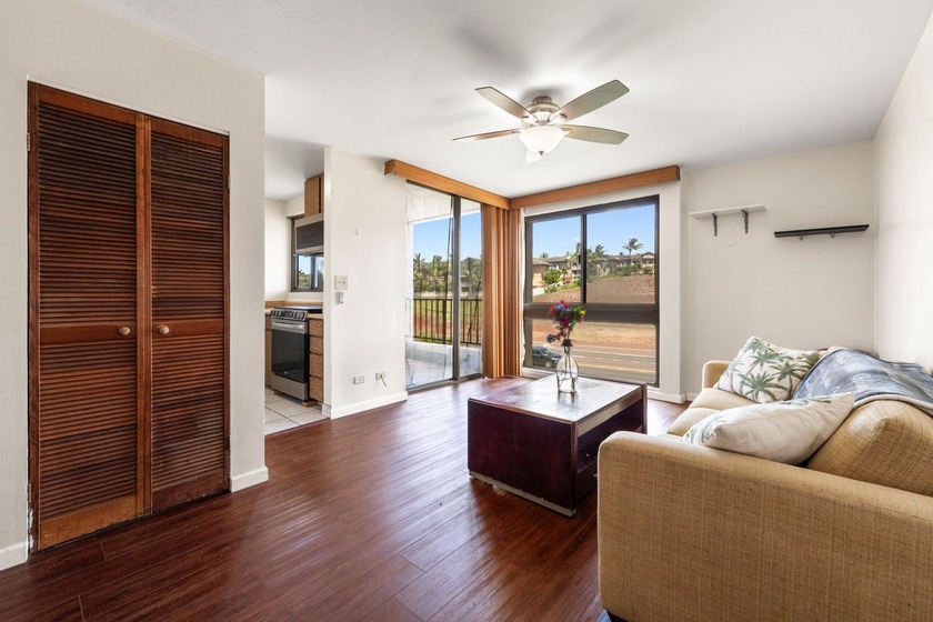 HOTEL ZONED o Discover exceptional value in Kahana Manor Unit - Beach Condo for sale in Lahaina, Hawaii on Beachhouse.com