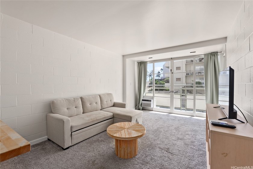 Rare Waikiki Gem with Parking! Experience the best of island - Beach Condo for sale in Honolulu, Hawaii on Beachhouse.com