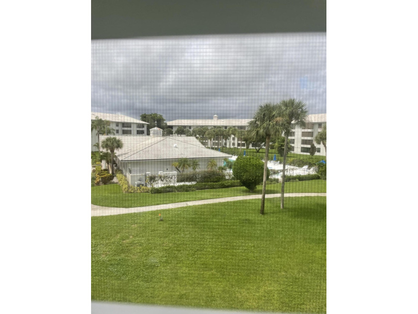 Whitehall condos is nestled in a beautifully manned gated - Beach Condo for sale in West Palm Beach, Florida on Beachhouse.com