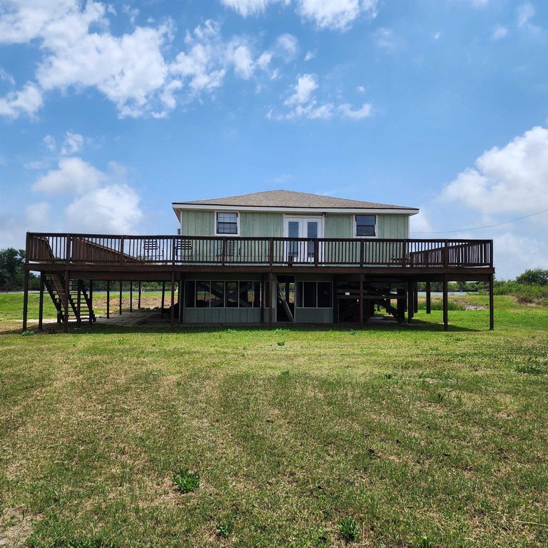 3 Bedrooms, 2 Baths Camp Located in Sportman's Paradise and - Beach Home for sale in Chauvin, Louisiana on Beachhouse.com