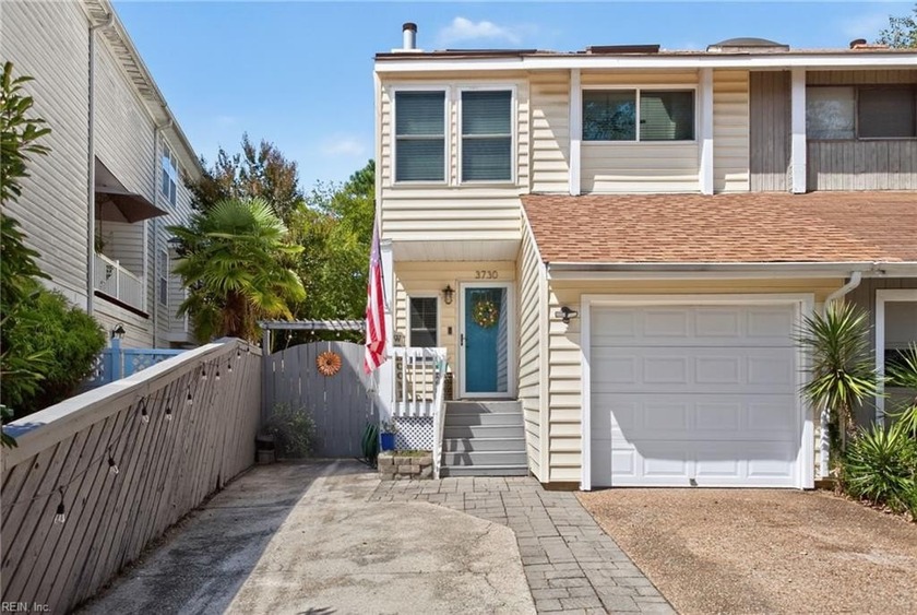 This one really is a unicorn! Beautifully remodeled no-fee - Beach Home for sale in Virginia Beach, Virginia on Beachhouse.com