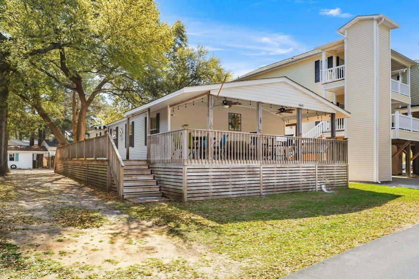 JUST LISTED! MUST SEE... EXCELLENT LOCATION ON DOUBLE LOT NEAR - Beach Home for sale in Myrtle Beach, South Carolina on Beachhouse.com