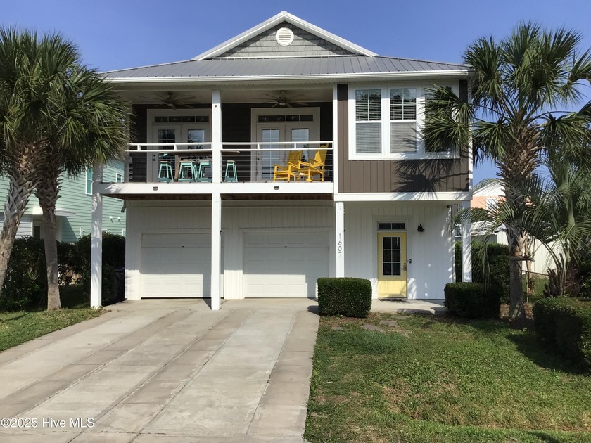 ''THIS IS A RARE FIND'' Priced to Sell ! Great Location Your - Beach Home for sale in Carolina Beach, North Carolina on Beachhouse.com
