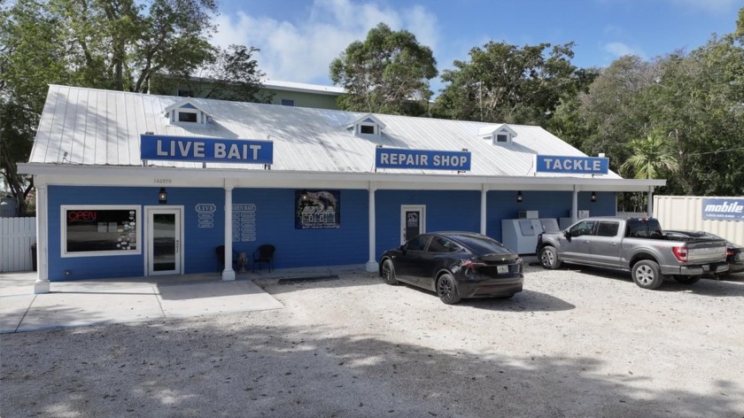 High-end bait and tackle shop in the heart of the world-renowned - Beach Commercial for sale in Key Largo, Florida on Beachhouse.com