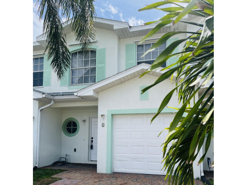 Florida living!! Spacious updated townhome in the heart of Cape - Beach Townhome/Townhouse for sale in Cape Canaveral, Florida on Beachhouse.com