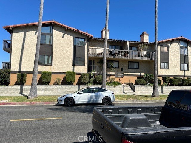 TOTAL REMODEL - NEW CUSTOM CABINETS THROUGHOUT - NERW QUARTZ - Beach Townhome/Townhouse for sale in San Pedro, California on Beachhouse.com