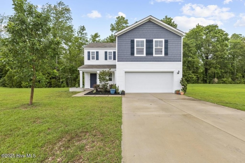 Welcome to 386 High Ridge Court--an exceptional 4-bedroom, 2 - Beach Home for sale in Sneads Ferry, North Carolina on Beachhouse.com