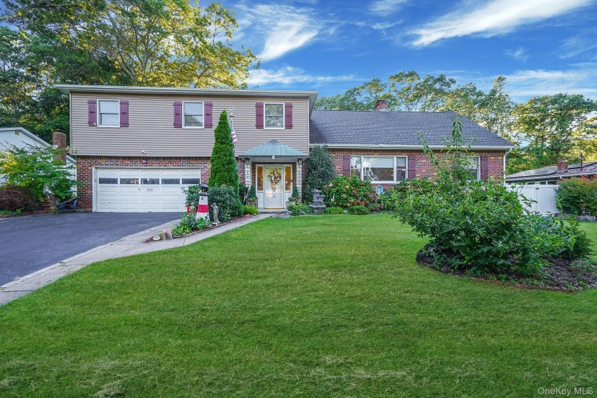Welcome to 12 Water Road in Rocky Point, a beautifully - Beach Home for sale in Rocky Point, New York on Beachhouse.com
