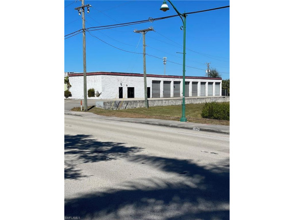 Exceptional 8 Bay Vehicle Repair/Tire Store Building with office - Beach Commercial for sale in Naples, Florida on Beachhouse.com