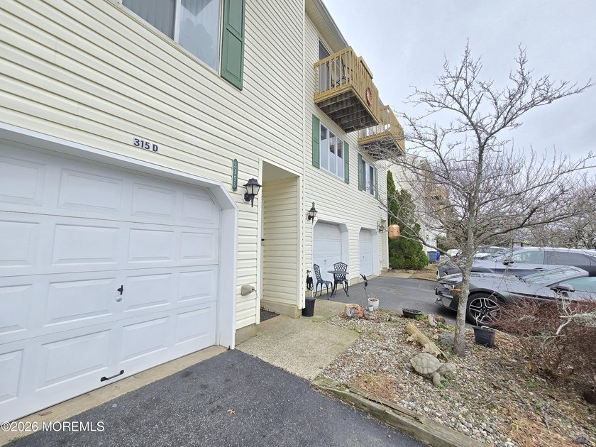 Live the Jersey Shore lifestyle! This pristine townhome offers 2 - Beach Townhome/Townhouse for sale in Highlands, New Jersey on Beachhouse.com
