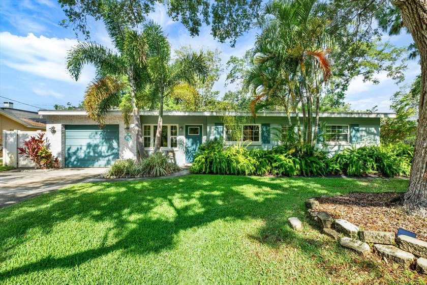 Welcome to 5572 100th Way N, St. Petersburg, FL, a beautifully - Beach Home for sale in St. Petersburg, Florida on Beachhouse.com