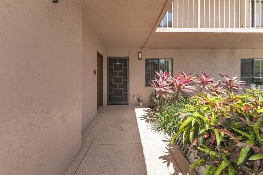 Welcome to this lovely 1st floor corner condo. Beautiful - Beach Condo for sale in Delray Beach, Florida on Beachhouse.com