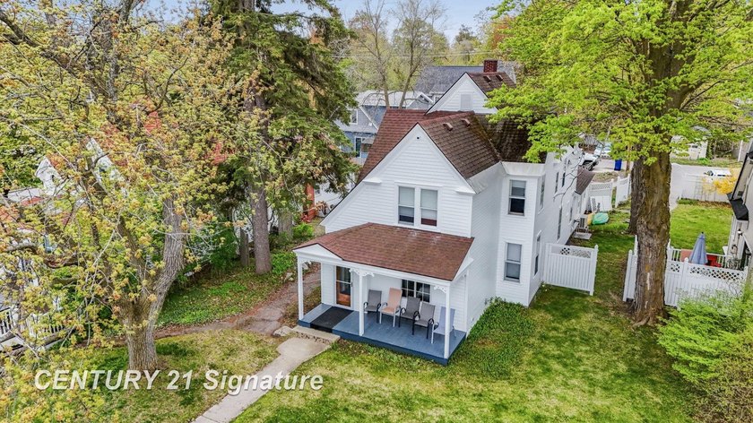 Mid-Michigan Investors: Take a look at this irreplaceable - Beach Home for sale in Traverse City, Michigan on Beachhouse.com