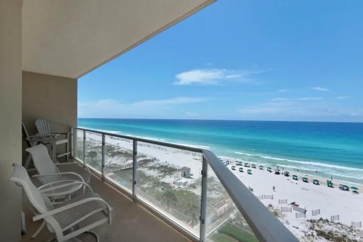 Bright and spacious 1,907 sq ft condominium with extensive - Beach Condo for sale in Destin, Florida on Beachhouse.com
