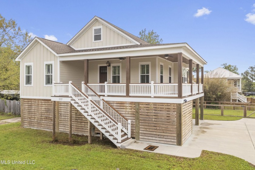 Just listed this almost new 2 bedroom 2 bath cottage near the - Beach Home for sale in Pass Christian, Mississippi on Beachhouse.com