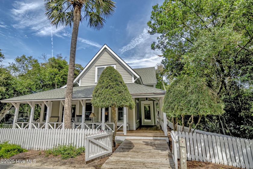 Tucked into Bald Head's sought-after Cape Fear Station, close to - Beach Home for sale in Bald Head Island, North Carolina on Beachhouse.com