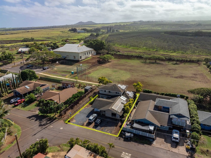 Perfect extended family home offering 6+ bedrooms and 3 - Beach Home for sale in Paia, Hawaii on Beachhouse.com