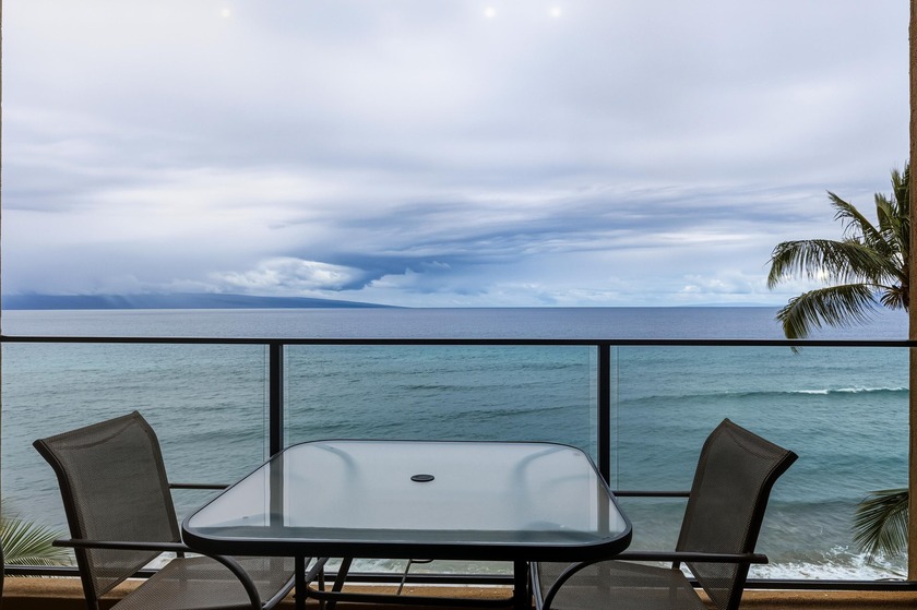 Mahana at Kaanapali is a prestigious oceanfront, Hotel-zoned - Beach Condo for sale in Lahaina, Hawaii on Beachhouse.com