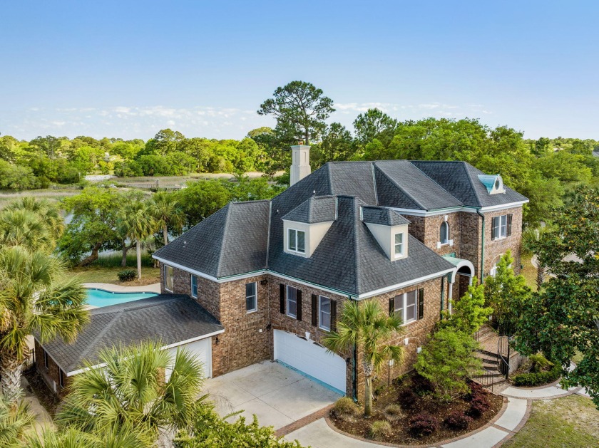Rare opportunity to purchase stately brick home featuring short - Beach Home for sale in Mount Pleasant, South Carolina on Beachhouse.com