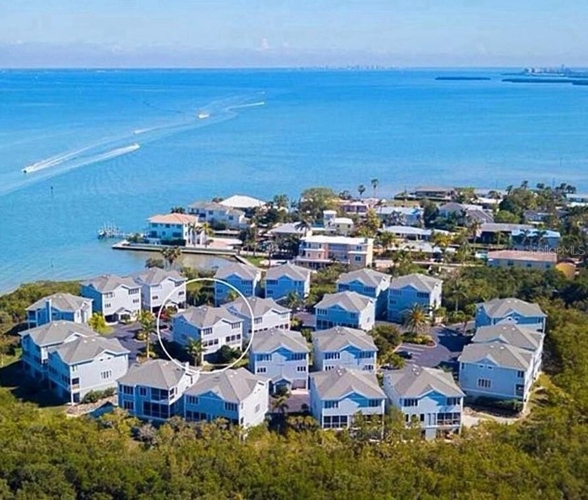 Private, beautiful and spacious...This lovely 2 bedroom, 2 1/2 - Beach Townhome/Townhouse for sale in Longboat Key, Florida on Beachhouse.com