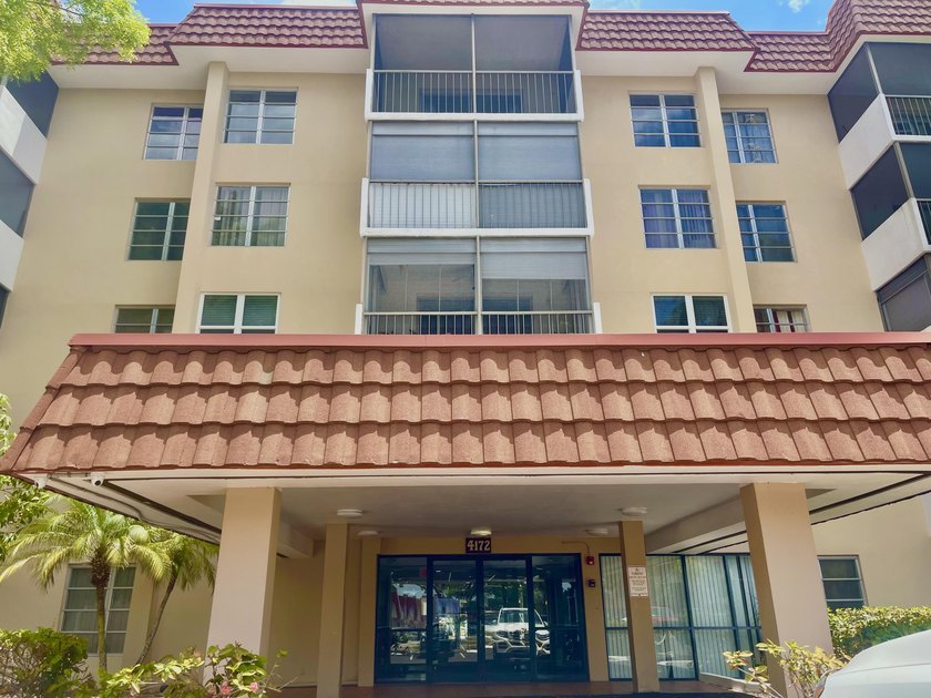 Charming and well-maintained 2-bedroom, 2-bath condo in the - Beach Condo for sale in Lauderhill, Florida on Beachhouse.com
