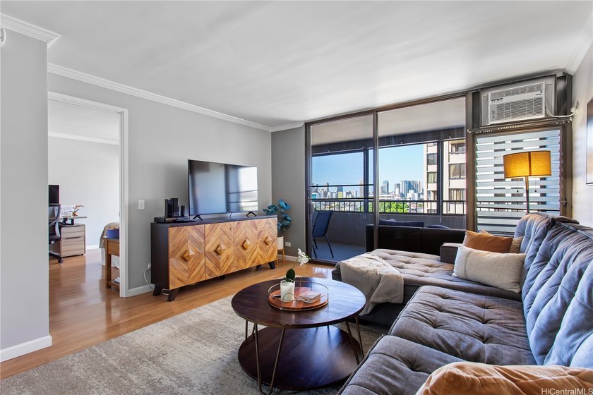 Enjoy living in the heart of town at popular Punahou Chalet! - Beach Condo for sale in Honolulu, Hawaii on Beachhouse.com