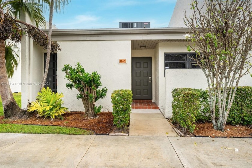 Welcome to your new home in Pembroke Pines! This beautifully - Beach Condo for sale in Pembroke Pines, Florida on Beachhouse.com