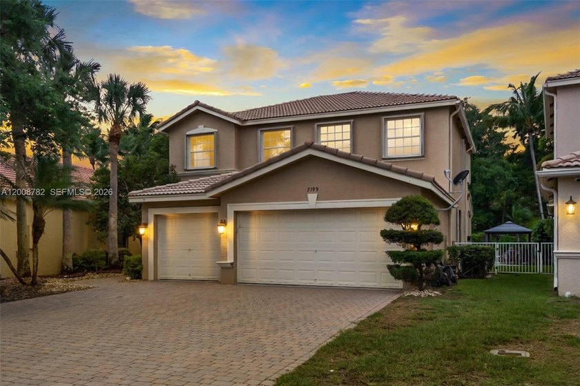 Welcome to one of Isola Bella's most sought-after addresses, a - Beach Home for sale in Lake Worth, Florida on Beachhouse.com