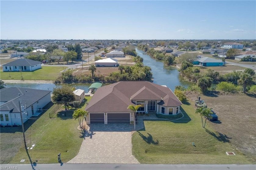 ***NO FLOOD INSURANCE REQUIRED***This luxury, custom-built - Beach Home for sale in Cape Coral, Florida on Beachhouse.com