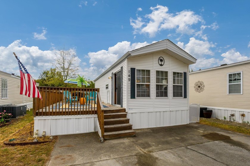 Own your own property at the beach!  This adorable home is a 1 - Beach Home for sale in North Myrtle Beach, South Carolina on Beachhouse.com