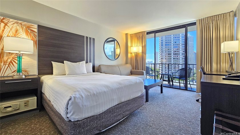 Palms At Waikiki! Managed by Aqua Aston. Highly sought after by - Beach Condo for sale in Honolulu, Hawaii on Beachhouse.com