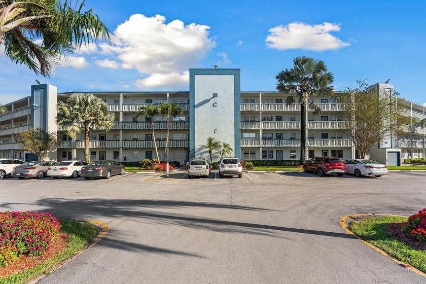 Welcome to 1047 Lincoln C in Century Village Boca Raton-a - Beach Condo for sale in Boca Raton, Florida on Beachhouse.com