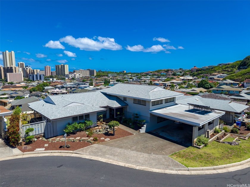 If you're looking for a Single-family home located in a quiet - Beach Home for sale in Honolulu, Hawaii on Beachhouse.com