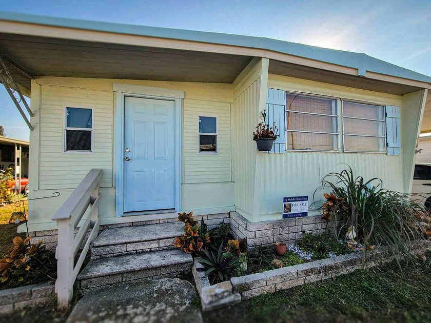 Nice singlewide one bedroom, one bath mobile home in a nice 55 - Beach Home for sale in Largo, Florida on Beachhouse.com