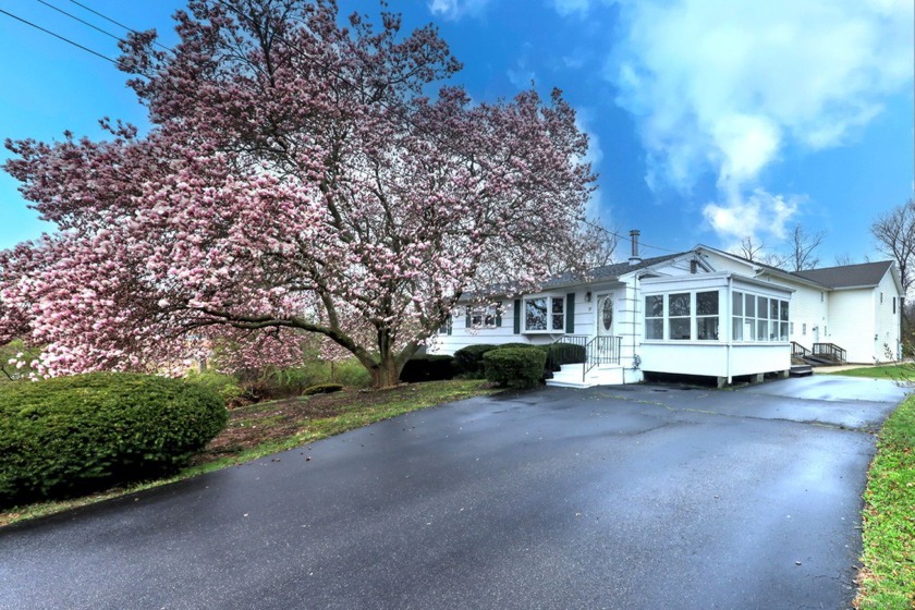 Come see this sweet Ranch home on a quiet & low traffic dead-end - Beach Home for sale in East Haven, Connecticut on Beachhouse.com