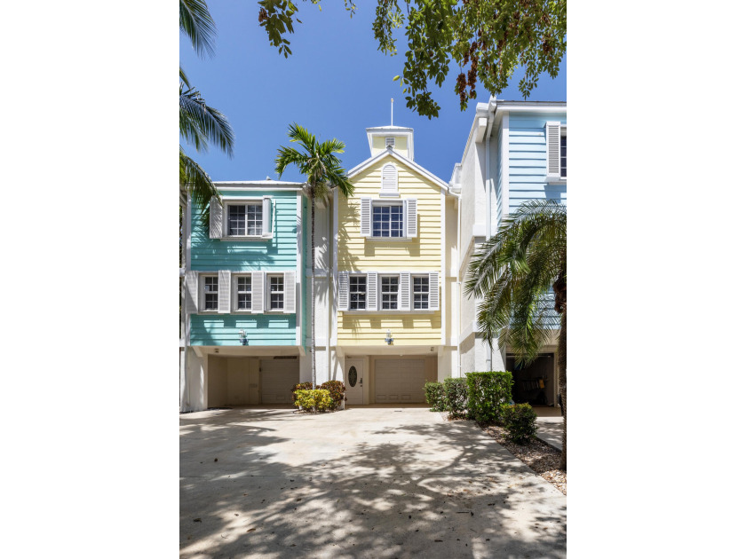 Boater's paradise with resort life living. Enjoy this fully - Beach Townhome/Townhouse for sale in Key Largo, Florida on Beachhouse.com