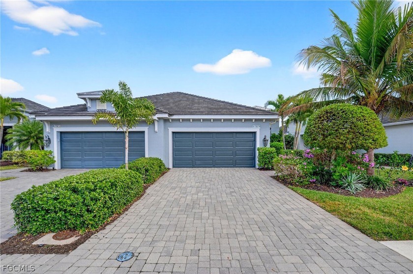 Looking for the perfect winter retreat? This lake-view villa in - Beach Home for sale in Fort Myers, Florida on Beachhouse.com