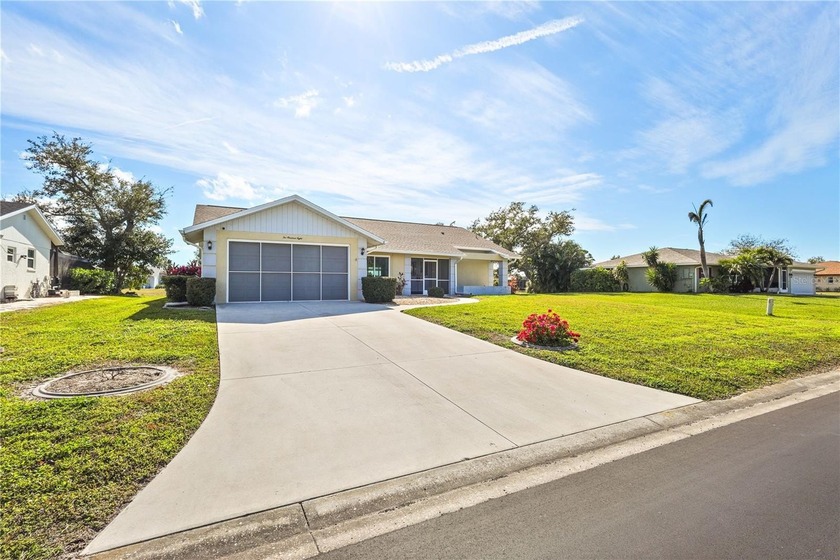 Come take a look at this open concept, 3 Bedroom,  2 Bath,  2 - Beach Home for sale in Rotonda West, Florida on Beachhouse.com