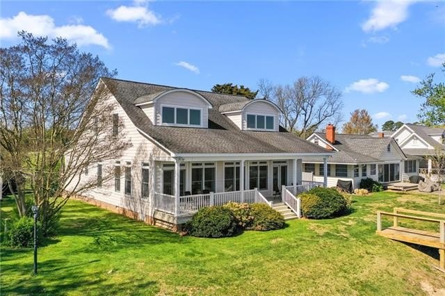 Rare offering on Cottage Row at Bowlers Wharf! Adorable - Beach Home for sale in Tappahannock, Virginia on Beachhouse.com