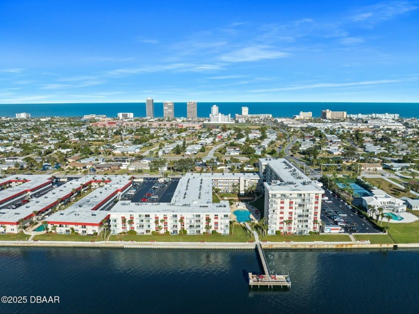 Cozy, ground-floor condo offers ultimate convenience with an - Beach Condo for sale in Daytona Beach, Florida on Beachhouse.com