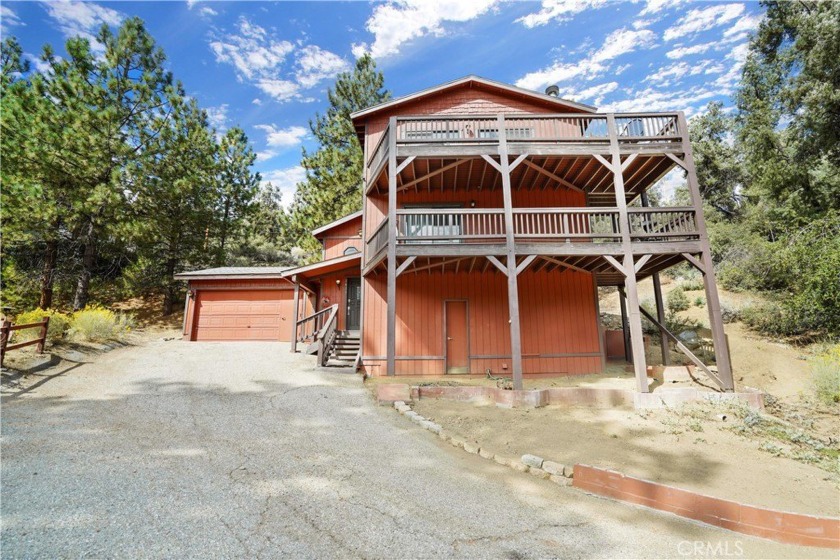 Breathtaking views from this beautiful secluded mountain home - Beach Home for sale in Pine Mountain Club, California on Beachhouse.com