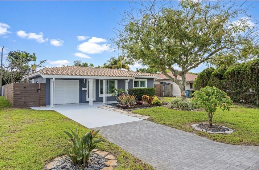 Welcome to your beautifully updated 2 bedroom, 2 bathroom home - Beach Home for sale in Oakland Park, Florida on Beachhouse.com