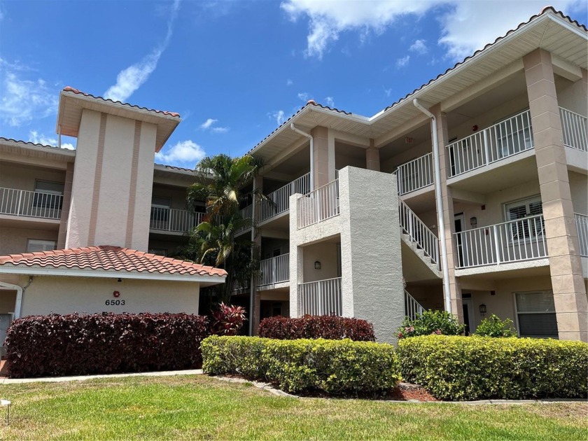 Tastefully decorated and being sold furnished, this meticulously - Beach Condo for sale in Bradenton, Florida on Beachhouse.com