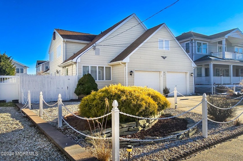 Check out this large home on prestigious West Point Island. It - Beach Home for sale in Lavallette, New Jersey on Beachhouse.com