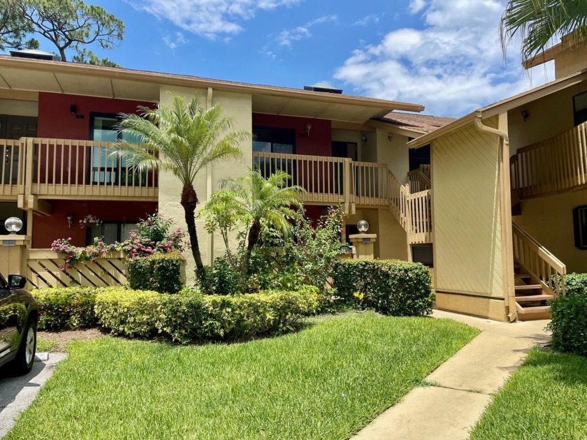 Beautiful 2/2 condo in the desirable area of Wellington. Second - Beach Condo for sale in Wellington, Florida on Beachhouse.com