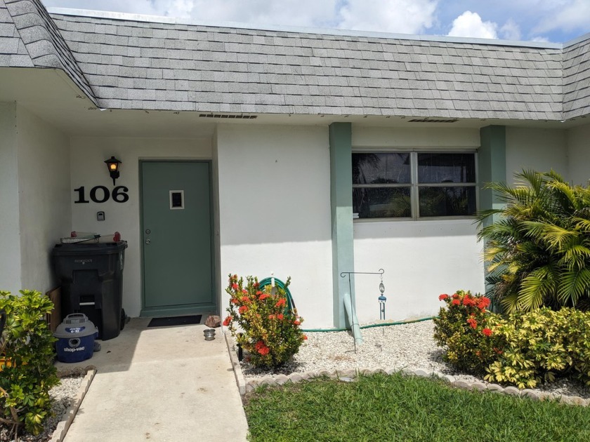 Enjoy easy living in this 55 plus Community!!! This turnkey move - Beach Home for sale in West Palm Beach, Florida on Beachhouse.com