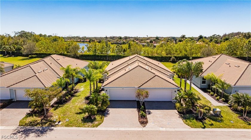 This beautifully maintained attached villa offers 1,564 sq. ft - Beach Home for sale in Fort Myers, Florida on Beachhouse.com